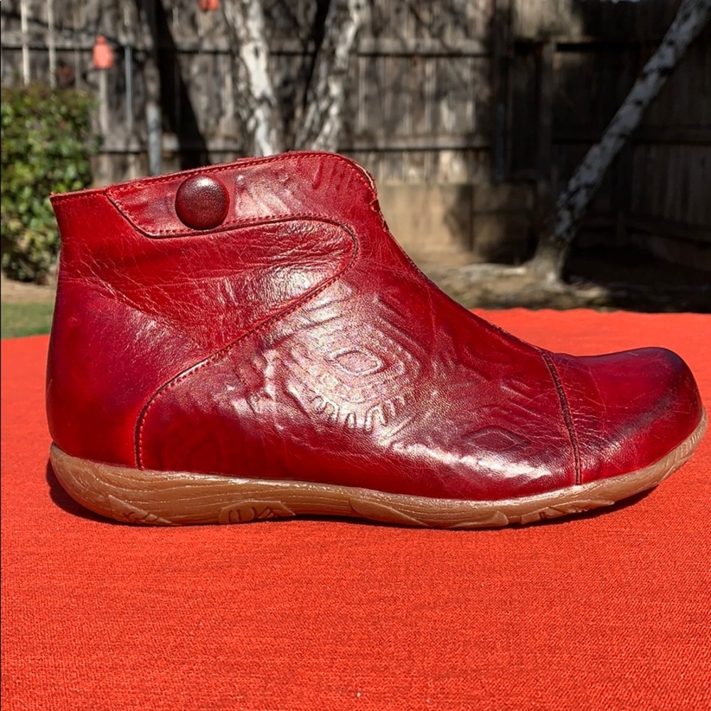 Jafa 156 Bootie Ruby Size 37 NWOB